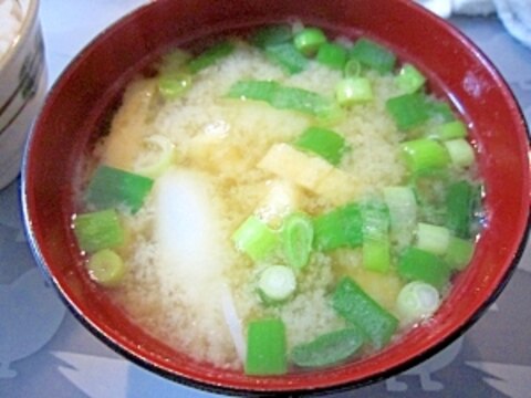 和朝食！白滝と油揚げと青ネギのお味噌汁